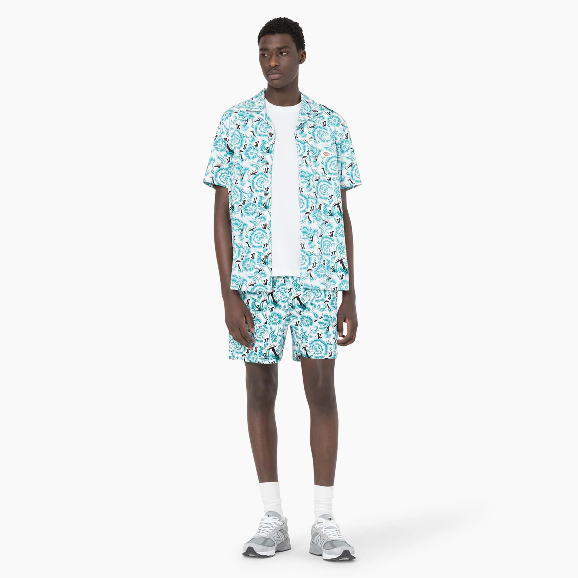 Roseburg Relaxed Fit Shorts, 7" - Image 5